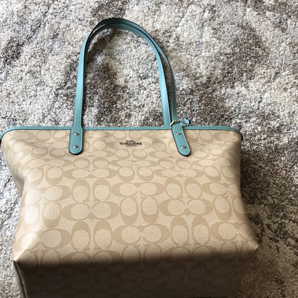 Brand New Coach Signature City Tote